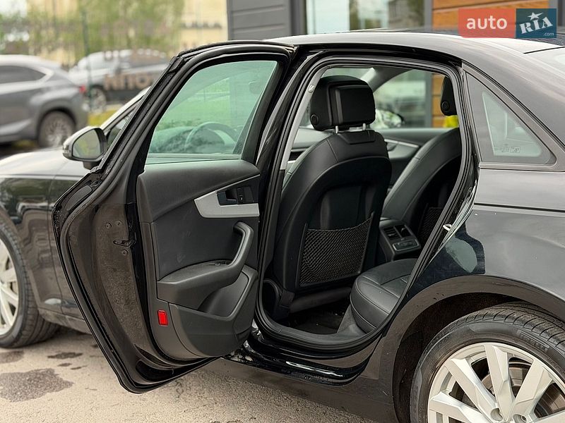 Седан Audi A4 2015 в Шептицькому