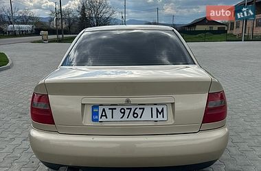 Седан Audi A4 1996 в Коломые