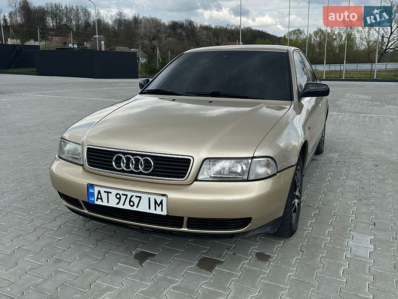 Седан Audi A4 1996 в Коломые