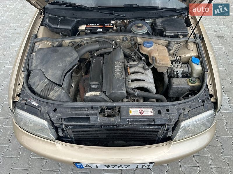Седан Audi A4 1996 в Коломые