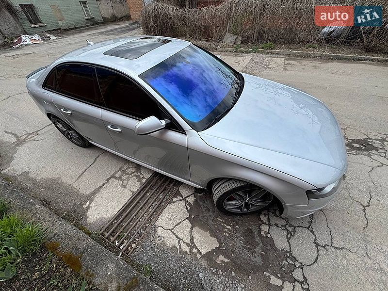 Седан Audi A4 2011 в Виннице
