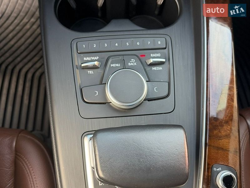Седан Audi A4 2018 в Кривом Роге