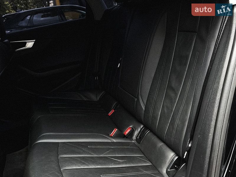 Седан Audi A4 2017 в Николаеве