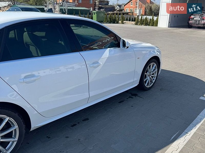 Седан Audi A4 2015 в Виннице