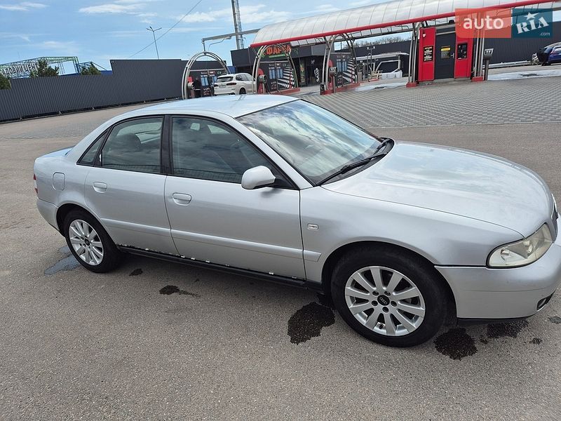 Седан Audi A4 1999 в Полтаве