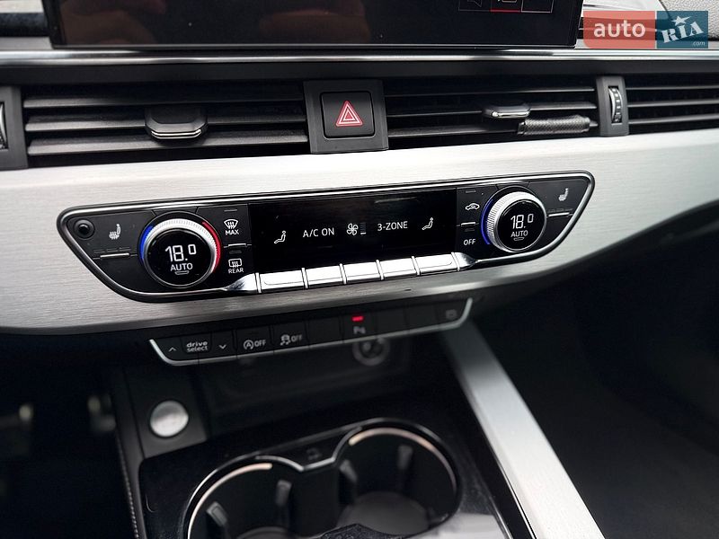 Седан Audi A4 2020 в Львові