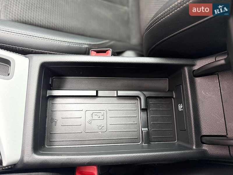 Седан Audi A4 2020 в Львові