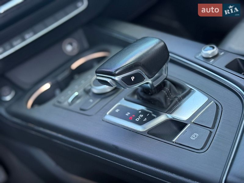 Седан Audi A4 2016 в Дніпрі
