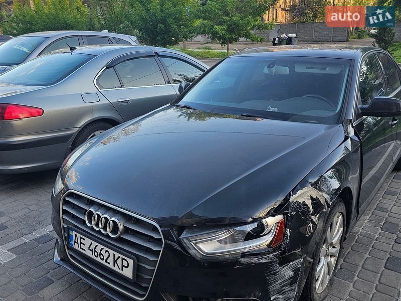 Седан Audi A4 2013 в Днепре