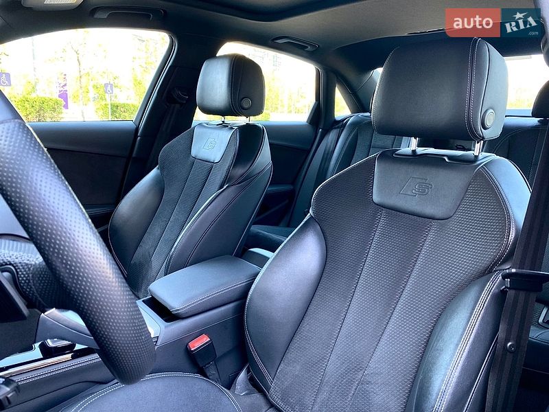 Седан Audi A4 2020 в Киеве