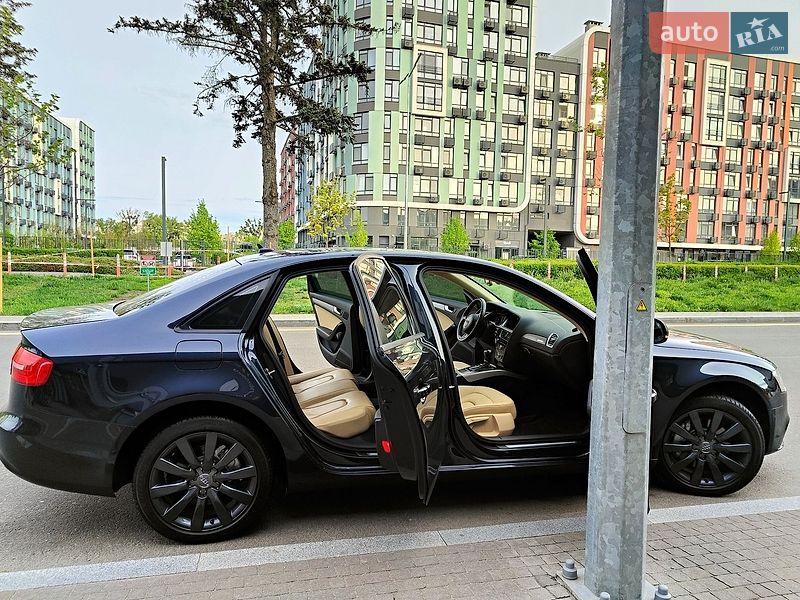 Седан Audi A4 2013 в Киеве