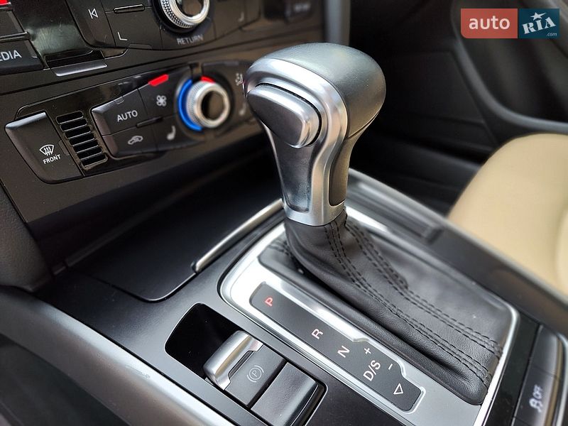 Седан Audi A4 2013 в Киеве