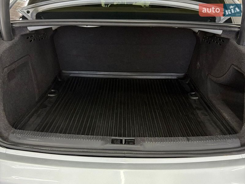 Седан Audi A4 2011 в Сумах