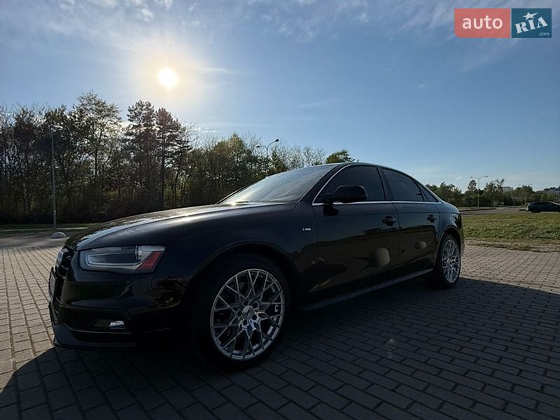 Седан Audi A4 2015 в Львове