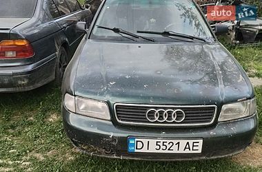 Седан Audi A4 1995 в Косові