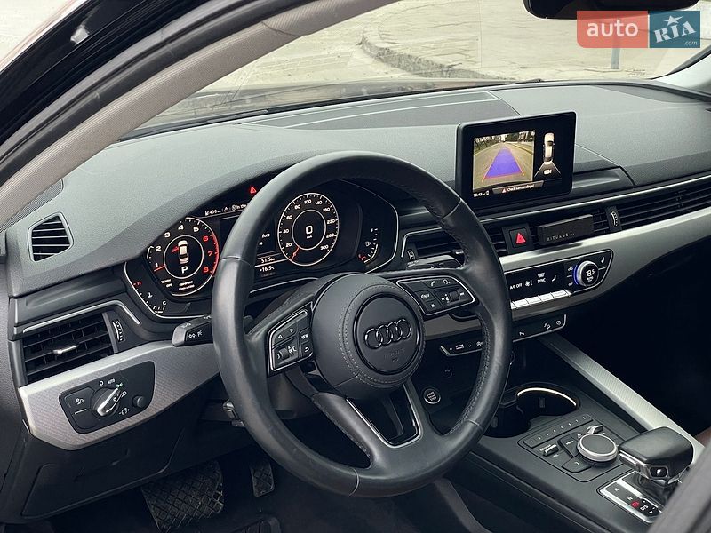 Седан Audi A4 2018 в Львове