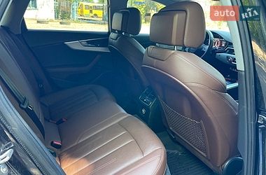 Седан Audi A4 2018 в Львове