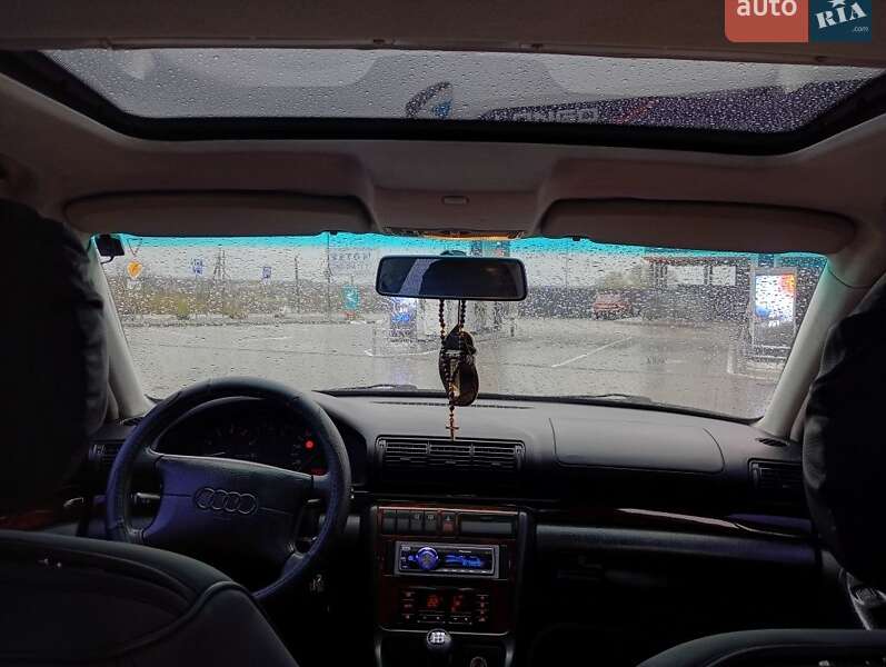 Седан Audi A4 1997 в Голованевске