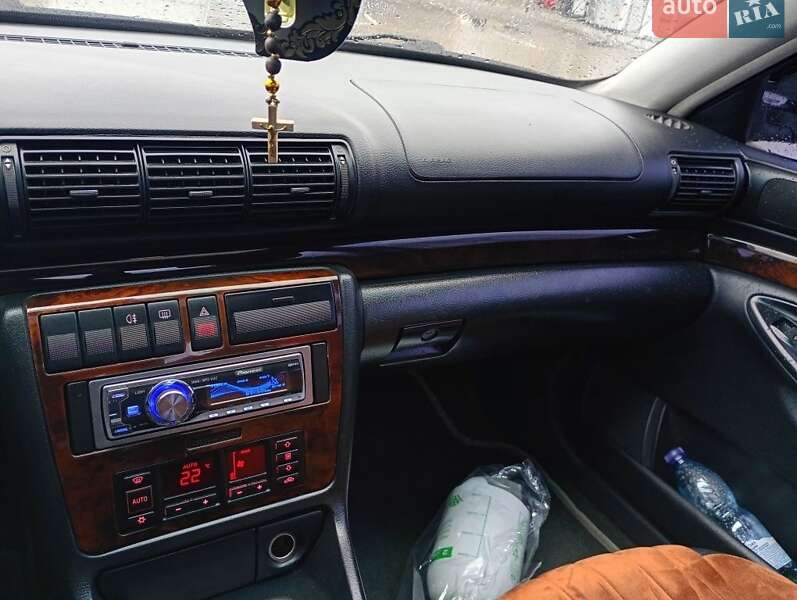 Седан Audi A4 1997 в Голованевске