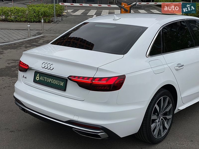 Седан Audi A4 2020 в Киеве
