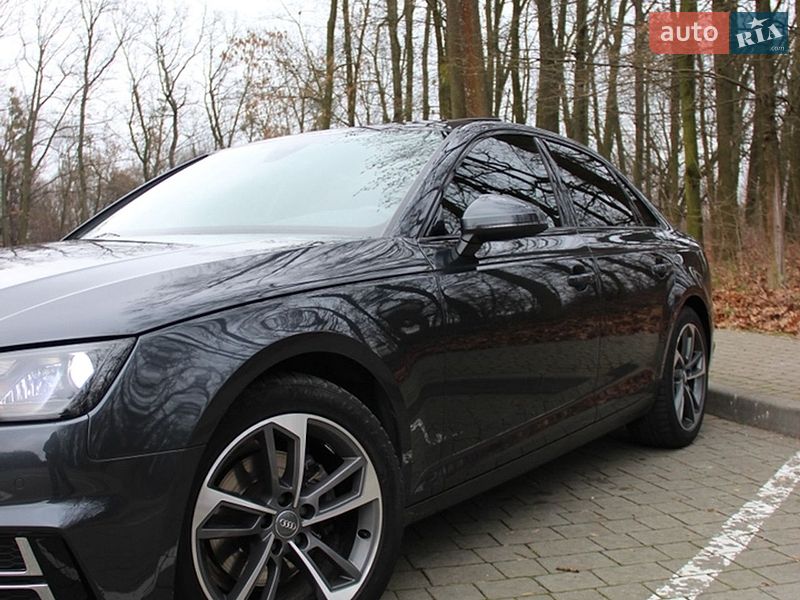 Седан Audi A4 2019 в Львове