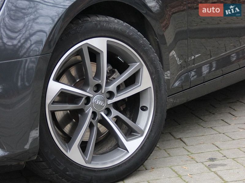 Седан Audi A4 2019 в Львове