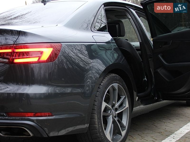 Седан Audi A4 2019 в Львове
