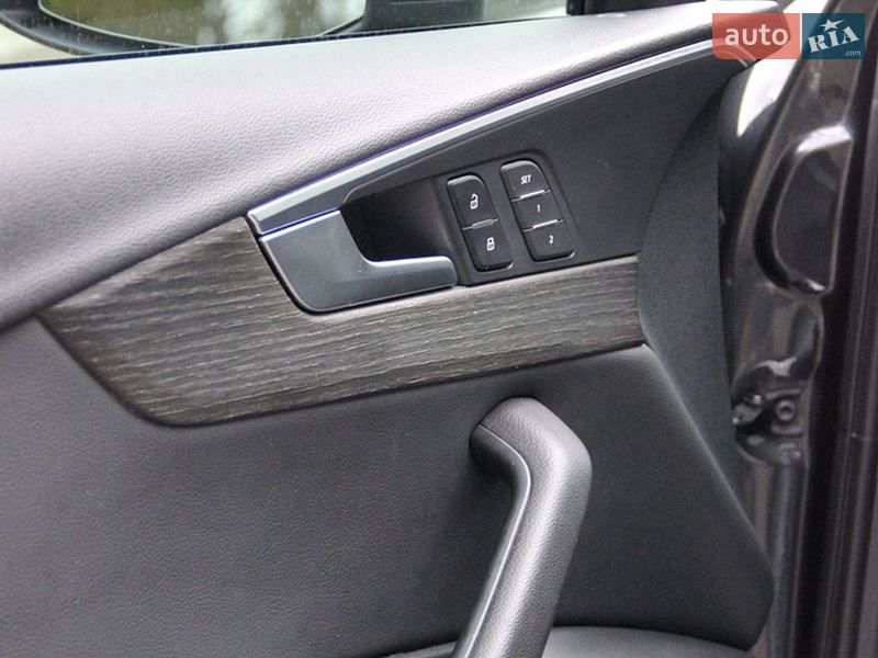 Седан Audi A4 2019 в Львове