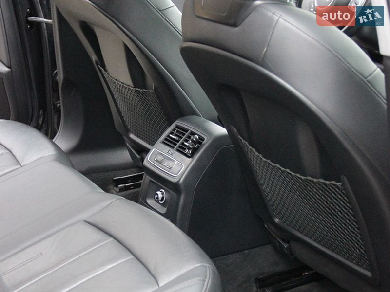 Седан Audi A4 2019 в Львове