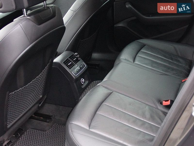 Седан Audi A4 2019 в Львове