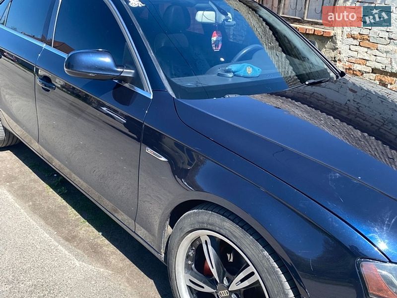 Седан Audi A4 2009 в Литине