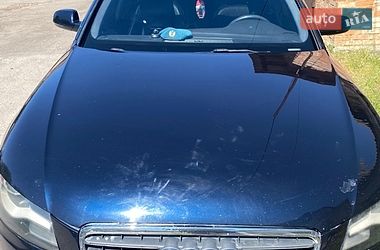 Седан Audi A4 2009 в Литине
