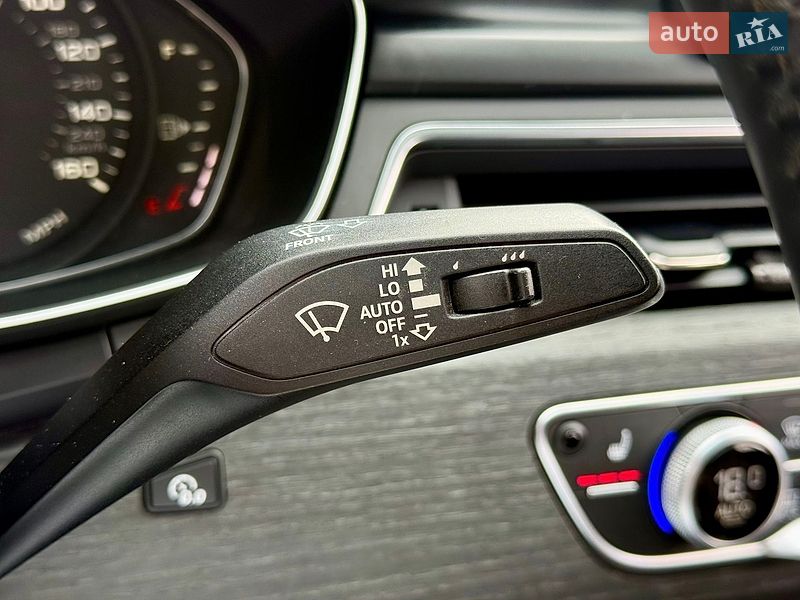 Седан Audi A4 2017 в Харкові