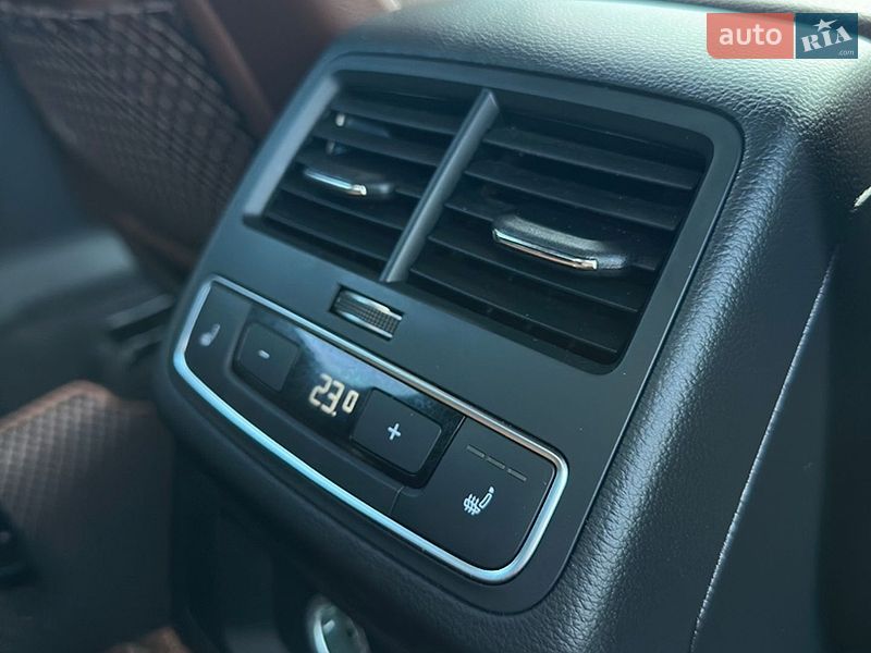 Седан Audi A4 2018 в Ровно