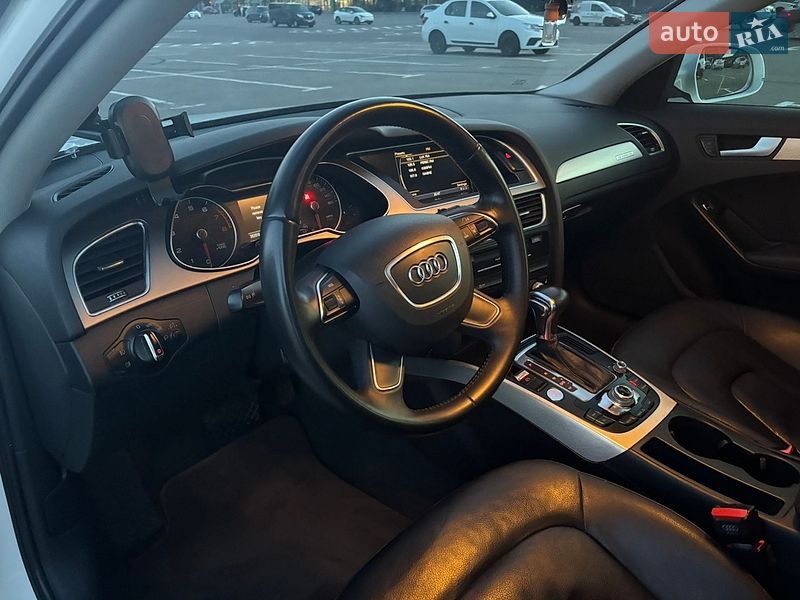 Седан Audi A4 2013 в Києві