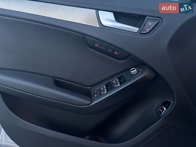 Седан Audi A4 2013 в Києві