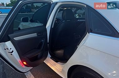 Седан Audi A4 2013 в Києві