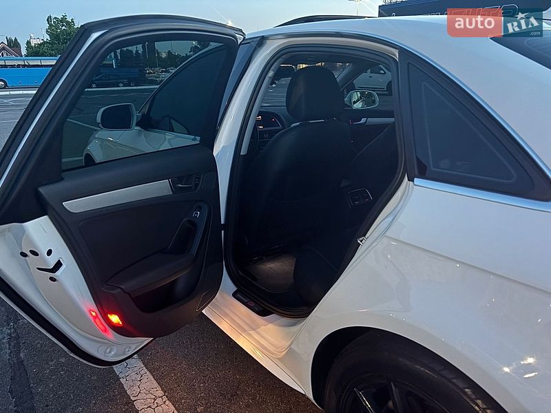 Седан Audi A4 2013 в Києві