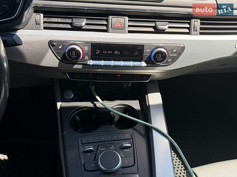 Седан Audi A4 2018 в Луцьку