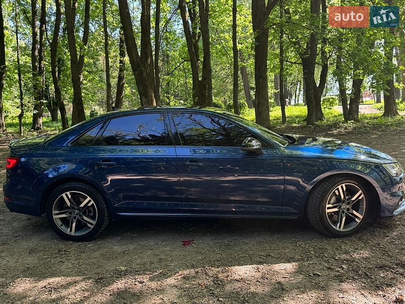 Седан Audi A4 2017 в Хмельницком