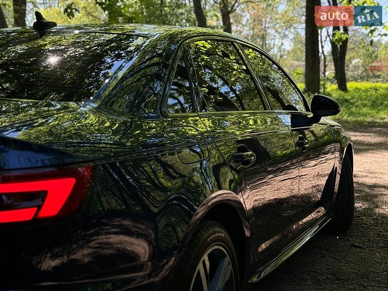 Седан Audi A4 2017 в Хмельницком