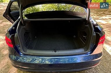 Седан Audi A4 2017 в Хмельницком