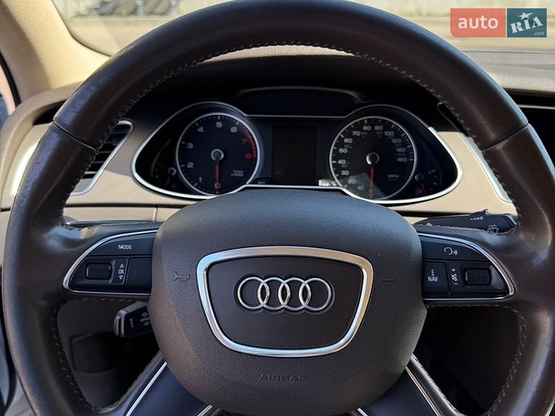 Седан Audi A4 2013 в Киеве