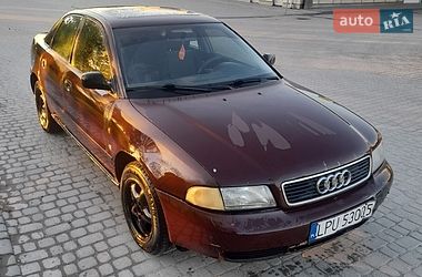 Седан Audi A4 1995 в Чорткове