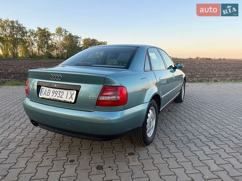 Седан Audi A4 1999 в Липовце