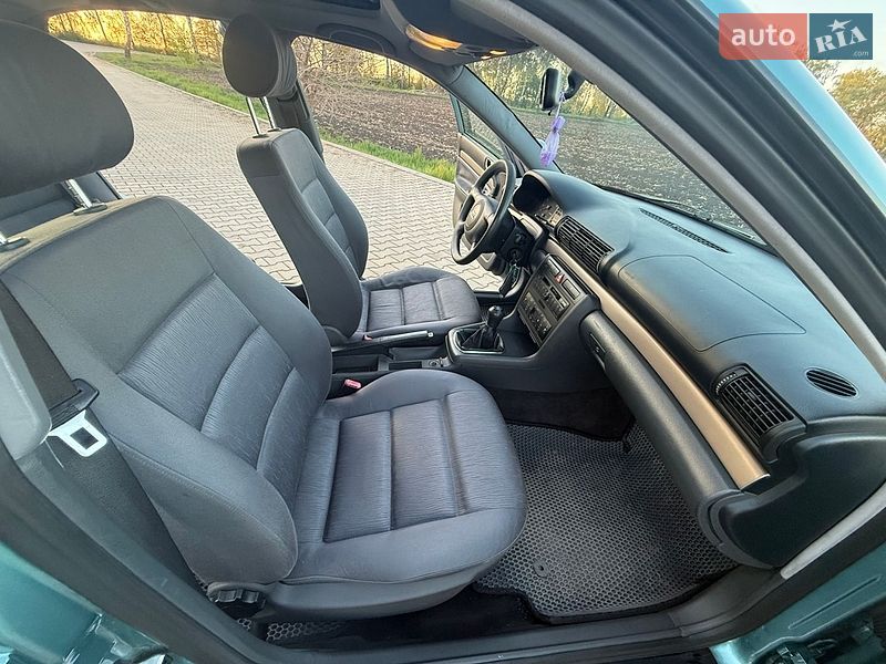 Седан Audi A4 1999 в Липовце