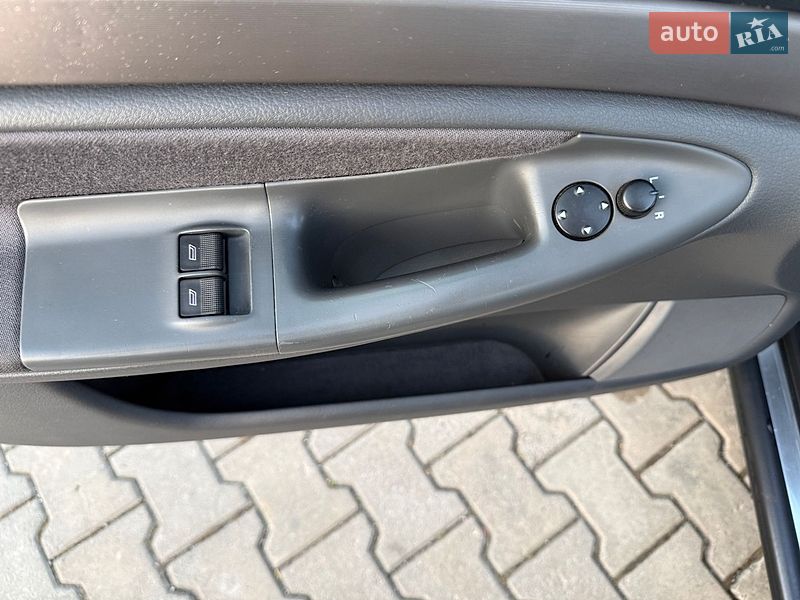 Седан Audi A4 1999 в Липовце