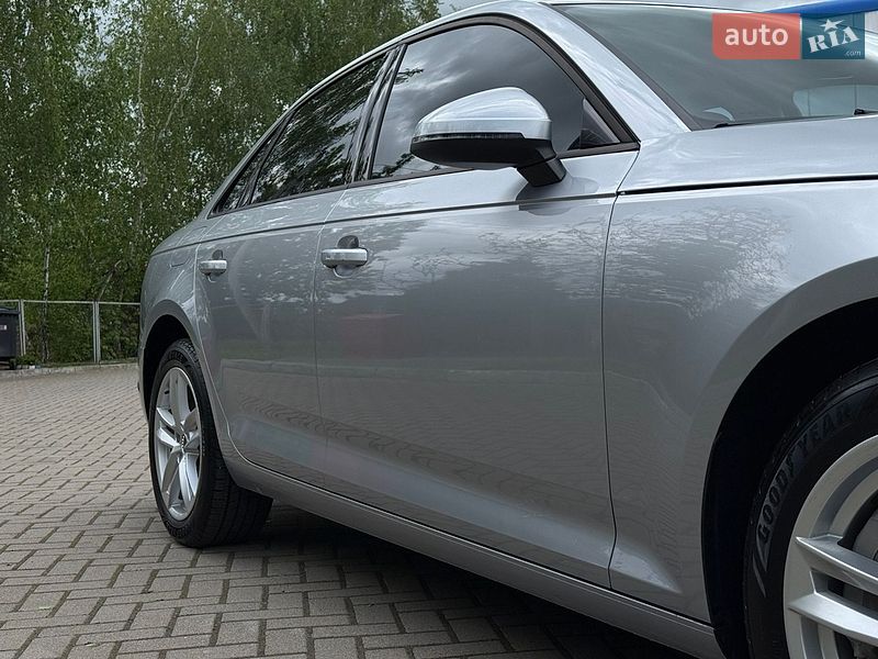 Седан Audi A4 2016 в Самборе