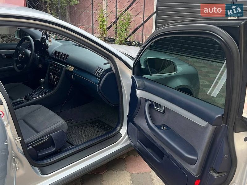 Седан Audi A4 2001 в Днепре