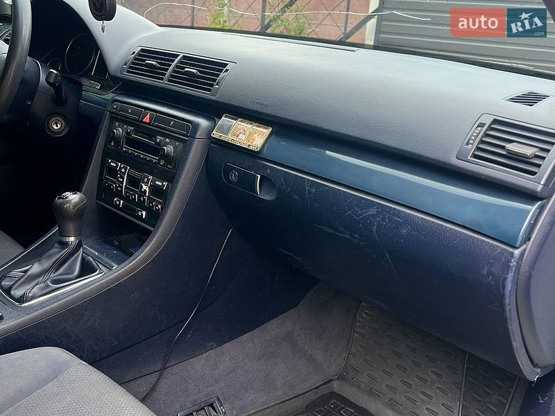 Седан Audi A4 2001 в Днепре